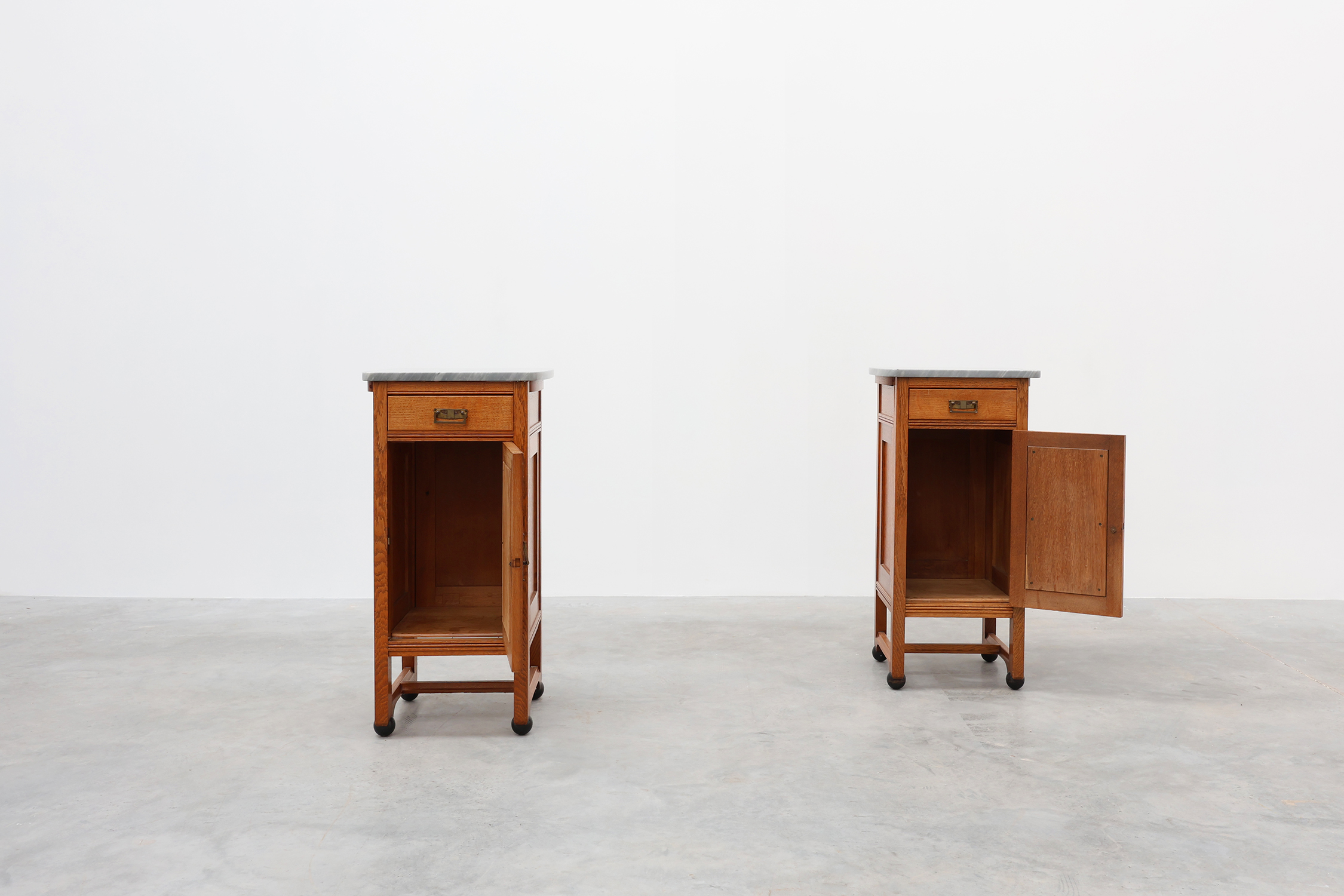 Pair of Art Nouveau nightstands attr. to De Coene with artwork by Geo Verbanck, Belgium ca. 1905thumbnail